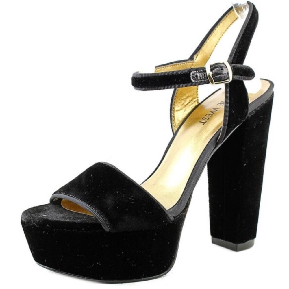 Nine West Velvet Heels. 7.5.